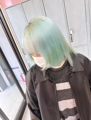 ショート カラー ブリーチ特化🌈 MANATOのヘアスタイル