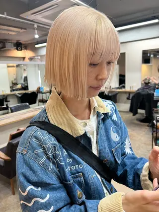 ショート 東のりか/ハイトーン ブリーチカラー/ボブのヘアスタイル