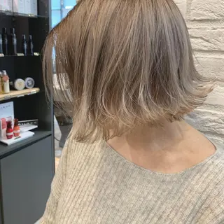 ミディアム カラー 韓国レイヤー×艶髪 ハイトーンRyukiのヘアスタイル
