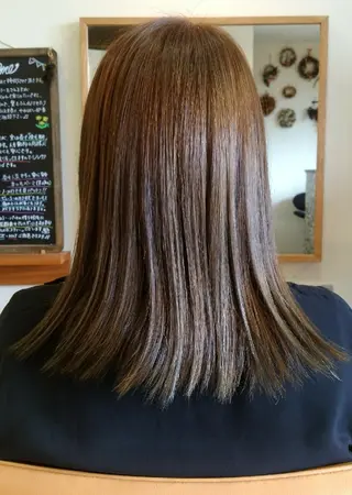 カラー 三ツ井 淳華のヘアスタイル