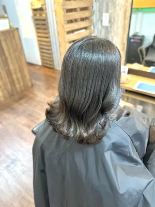 ミディアム カラー Luzir⭐︎ GEN⭐︎のヘアスタイル