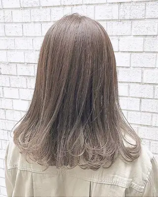 ミディアム 透明感♡グレージュ ♡ミルクティー♡のヘアスタイル