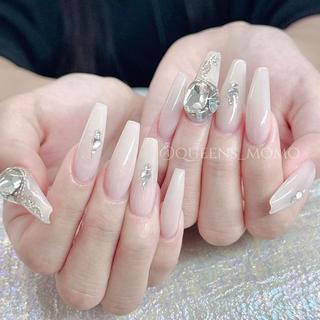 ネイル Queens テイのネイルデザイン