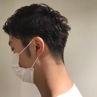 メンズ 渡部凌我 小顔ウルフ ハイトーンカラーのヘアスタイル