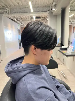 ショート センターパート特化 松本真那斗のヘアスタイル