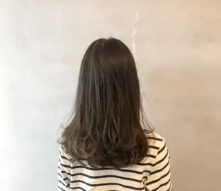 セミロング ホカリ ツカサのヘアスタイル