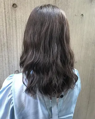 セミロング カラー パーマ 松田 亮葉のヘアスタイル