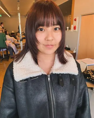 ミディアム カラー ITO YUKIのヘアスタイル