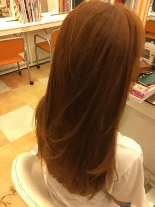 ロング カラー イプス ビューティーのヘアスタイル