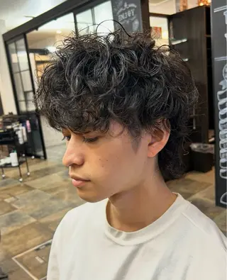 パーマ メンズ 岡田 七海のヘアスタイル