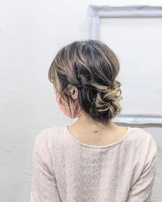 セミロング ヘアアレンジ HIKARI@ Ruheplatzのヘアスタイル