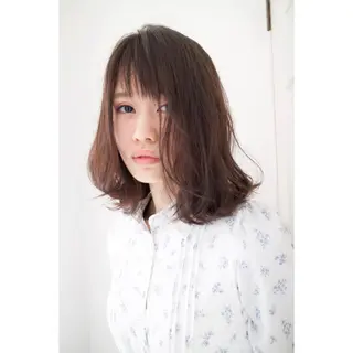 ミディアム カラー fio マナミのヘアスタイル