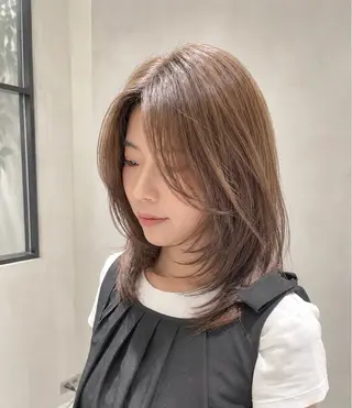 ミディアム mao 神戸レイヤーカットのヘアスタイル