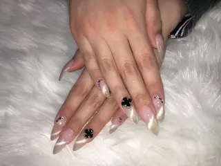 ネイル Mauvely akariのネイルデザイン