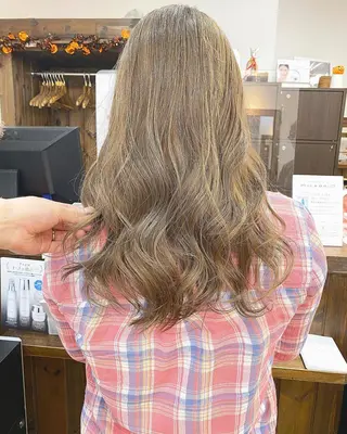 ロング 横浜ブリーチムラ直し ハイトーン/ブリーチのヘアスタイル