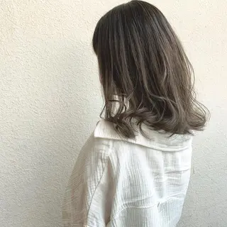 セミロング カラー なかにし まゆみのヘアスタイル