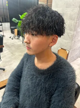 ショート パーマ メンズ 勝毛 広貴のヘアスタイル