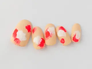 ショート Tiary🤍 Sachikaのネイルデザイン
