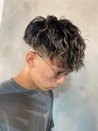 ショート カラー パーマ メンズ ツイスパ特化 石川 歳也のヘアスタイル