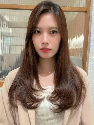 ロング 米澤 由衣のヘアスタイル