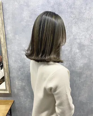 ミディアム en Siena エンシエナのヘアスタイル