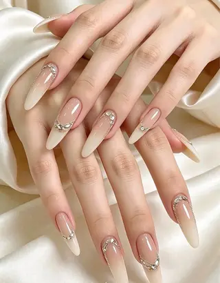 ネイル Dyo Nail_Royalのネイルデザイン