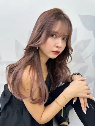 ロング ハイトーン belle ナホのヘアスタイル