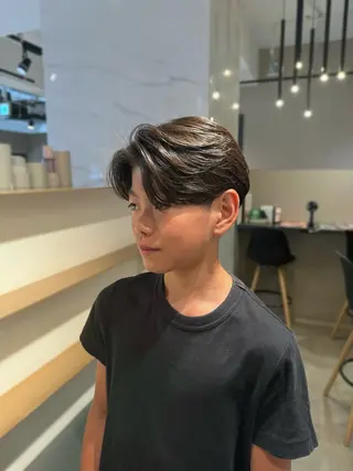 ミディアム 楠見 綾太郎のヘアスタイル