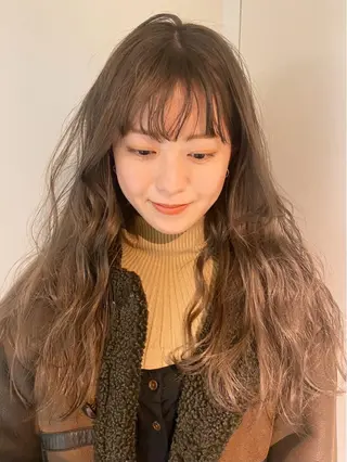ロング サトウ ナナのヘアスタイル