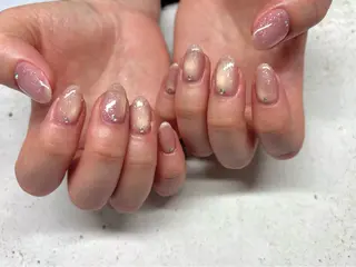 ネイル ルプラボウ 坂木 桃子のネイルデザイン