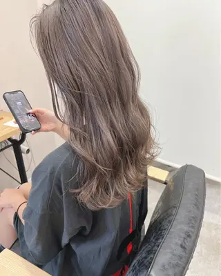 ロング カラー コテ巻き風パーマ 縮毛矯正が得意のヘアスタイル