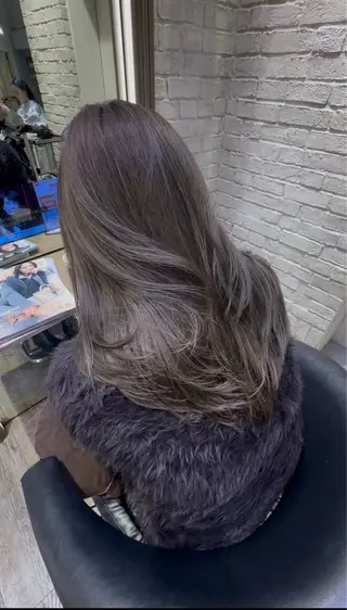 ロング 川端 葵のヘアスタイル