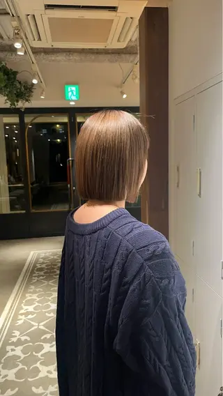 ミディアム 山根 里緒のヘアスタイル