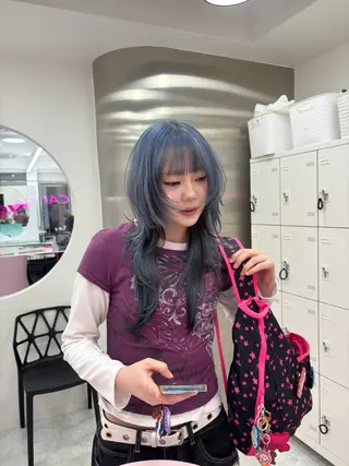 セミロング カラー 抜け感レイヤー︴ ニュアンスカラーのヘアスタイル