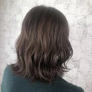 ミディアム カラー 小顔レイヤー/ ベージュ🤍Rieのヘアスタイル