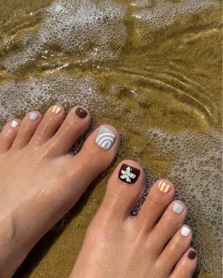 ネイル shiki_nail 🪐のネイルデザイン