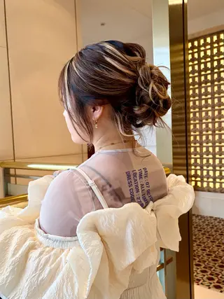 ヘアアレンジ ルナ|大人レイヤー| 白髪ぼかしハイライトのヘアスタイル