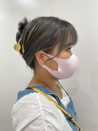 ミディアム カラー akane .のヘアスタイル