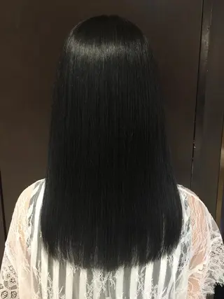 セミロング レイヤーカット　小山 悠のヘアスタイル