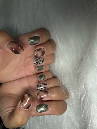 ネイル LAVISH 大和店 emi・:*+のネイルデザイン