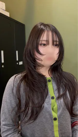 ロング 内山 優のヘアスタイル