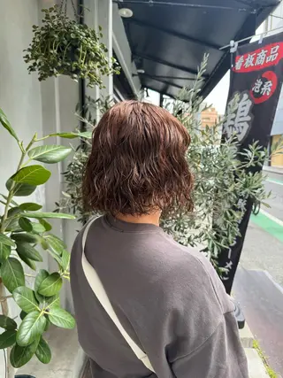 ミディアム パーマ ENIF 大島 芽生のヘアスタイル