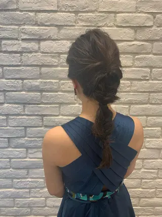 ロング ヘアアレンジ ミドウチ アヤカのヘアスタイル