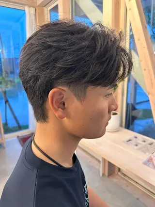 ショート NISHI (ニシ)のヘアスタイル