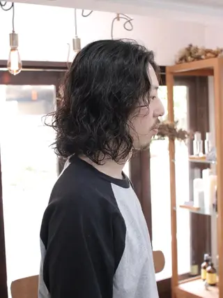 セミロング パーマ メンズ 再現性大人メンズヘア 毛流れパーマ木村陸弥のヘアスタイル