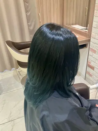 カラー ☂️Ash 新杉田☂️山本のヘアスタイル