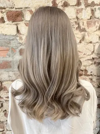 セミロング カラー 髪質改善　艶髪✨ Teppeiのヘアスタイル