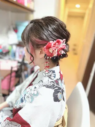 ヘアアレンジ イーチブライト EachBrightのヘアスタイル