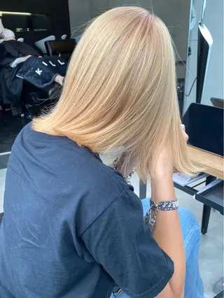 ミディアム カラー ヘアアレンジ ブリーチダブルカラー 元町三宮/三ノ宮のヘアスタイル