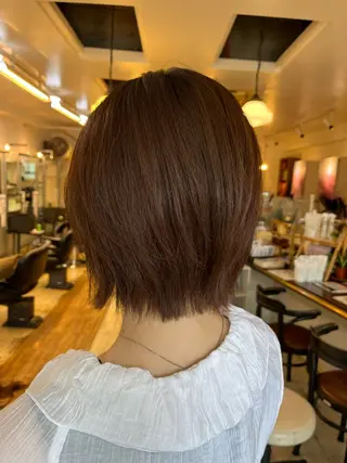 ショート カラー 矢崎 身江子のヘアスタイル